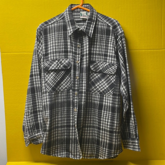 Deer Creek black and white plaid long sleeve button down shirt, size Large - Picture 1 of 7